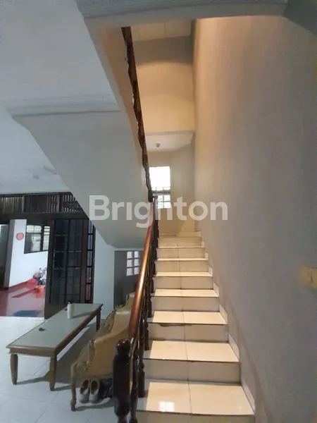 image HUNIAN STRATEGIS 2 LANTAI, LT 451M² DI JAKTIM (3)