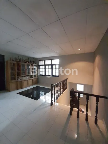 image HUNIAN STRATEGIS 2 LANTAI, LT 451M² DI JAKTIM (4)