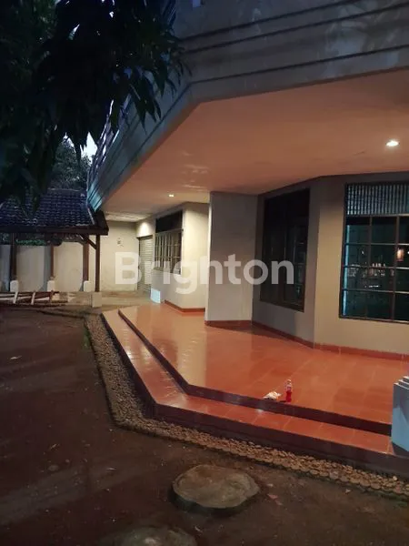 image HUNIAN STRATEGIS 2 LANTAI, LT 451M² DI JAKTIM (8)