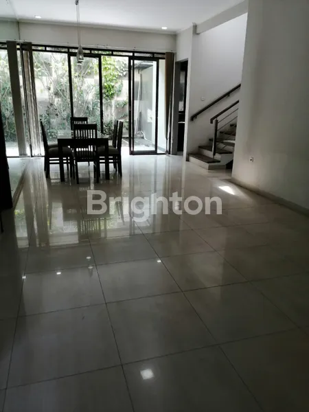 image RUMAH 2 LANTAI 312M2 DI PONDOK HIJAU INDAH, BANDUNG, SHM (4)