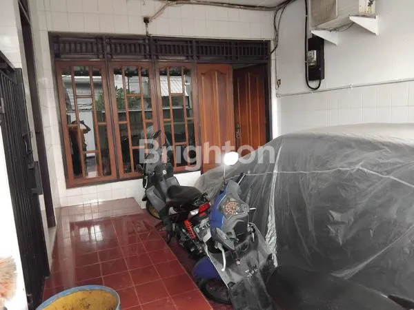 image DISEWAKAN HUNIAN RUMAH  DALAM KOMPLEK HUNIAN NYAMAN DAN TENANG AMAN .BEBAS BANJIR KEBAYORAN LAMA JAKARTA SELATAN  (2)