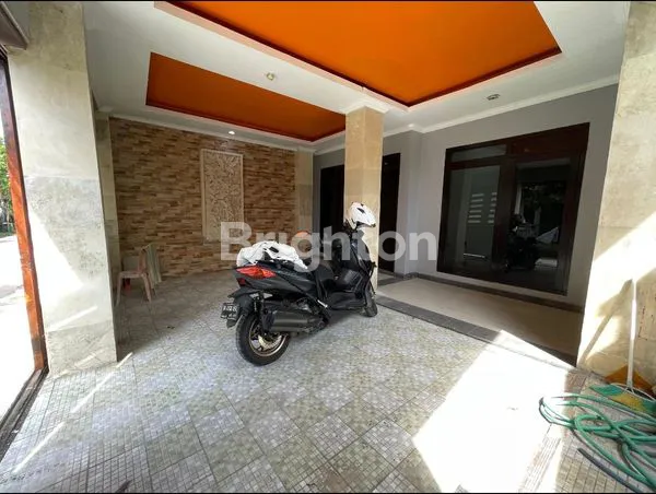 image  RUMAH SIAP HUNI 3 LANTAI DIKAWASAN PERUMAHAN JIMBARAN (1)