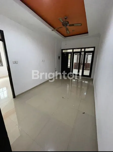 image  RUMAH SIAP HUNI 3 LANTAI DIKAWASAN PERUMAHAN JIMBARAN (3)