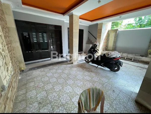 image  RUMAH SIAP HUNI 3 LANTAI DIKAWASAN PERUMAHAN JIMBARAN (2)