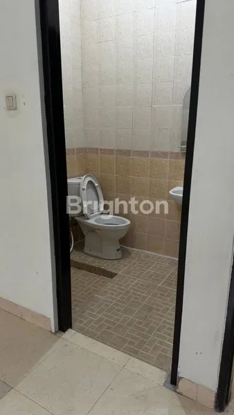 image RUMAH MEWAH 2 LANTAI DI THE NATURE SENTUL, SIAP HUNI (4)