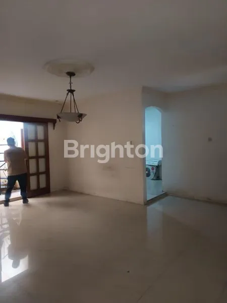 image RUMAH KOKOH 2 LANTAI TANAH LUAS 150 METER DI AREA STRATEGIS CILEDUG (4)