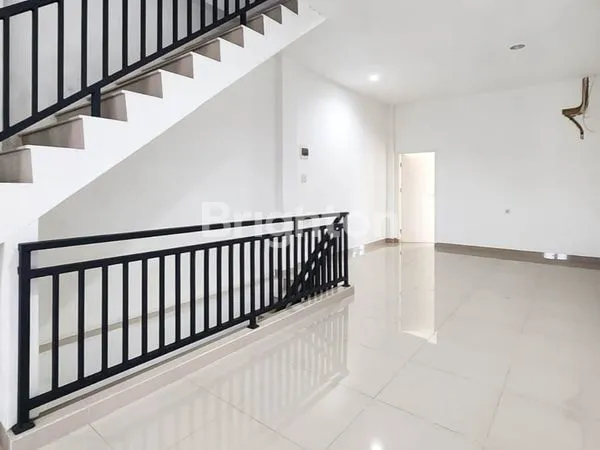 image RUKO 3 TINGKAT SIAP HUNI JL BILAL (6)