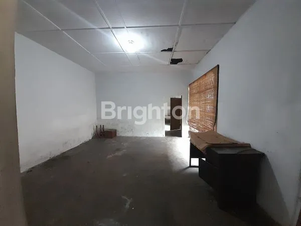 image RUMAH BANGUNAN LAMA MASIH LAYAK PAKAI  PERLU  RENOVASI SEDIKIT. (7)