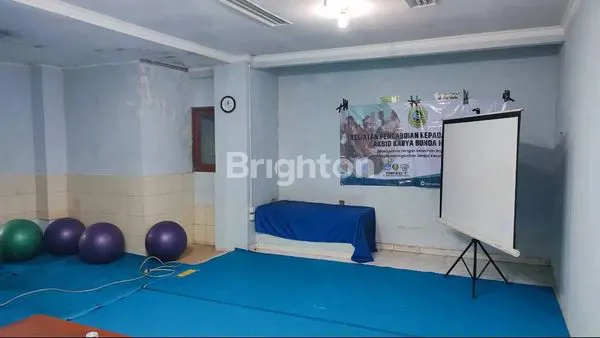 image GEDUNG 3 LANTAI STRATEGIS KARAWACI COCOK UNTUK KOS EKSKLUSIF ATAU KLINIK (3)