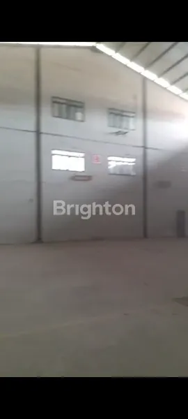 image DIJUAL GEDUNG DENGAN 2 GUDANG  (7)