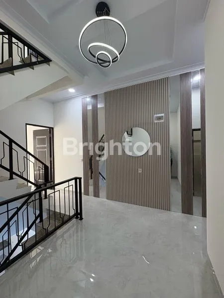 image RUMAH BARU 3 LANTAI STRATEGIS FULL FURNISH DI TANJUNG DUREN JAKARTA BARAT (7)