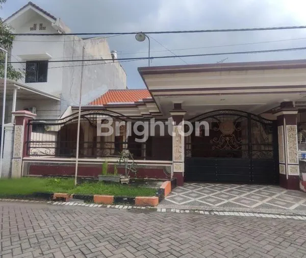 image RUMAH TENGGILIS MEJOYO BAGUS SIAP HUNI JARANG ADA DEKAT UBAYA, PANJANG JIWO, TRANSMART RUNGKUT, PRAPEN, KENDANGSARI, JEMURSARI (1)