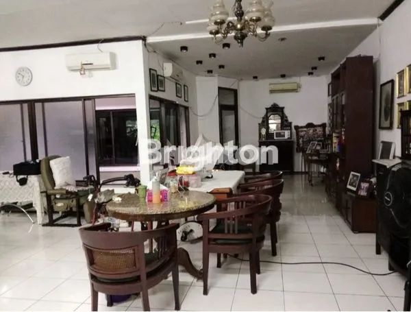 image DIJUAL RUMAH HITUNG TANAH,  LOKASI PREMIUM DHARMAWANGSA, KEBAYORAN BARU, JAKARTA SELATAN. (3)