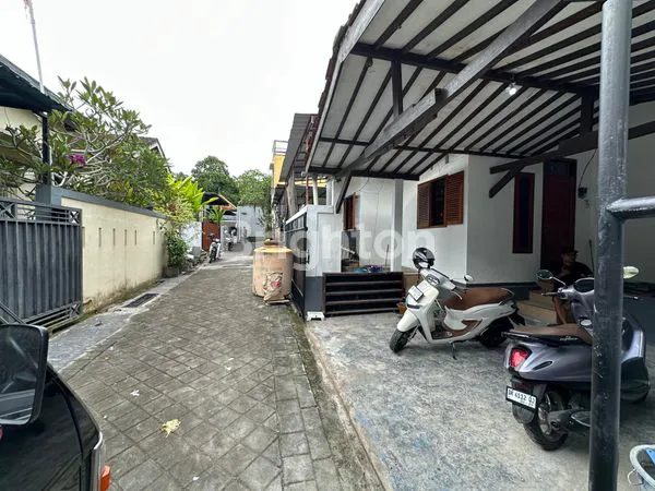 image DIJUAL RUMAH SECOND 1 LANTAI – BARU SELESAI RENOVASI (2)
