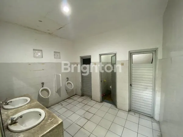 image SEWA GEDUNG FUTSAL LUAS DI SANUR, COCOK UNTUK BISNIS (7)