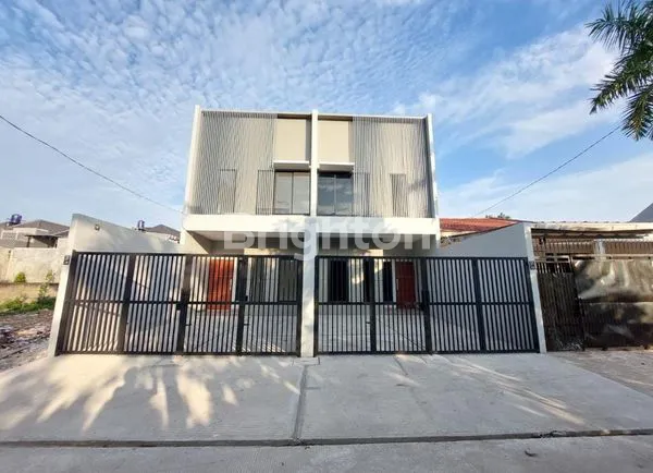 image RUMAH BRAND NEW 2 LANTAI DI KAV DKI MERUYA UTARA (1)