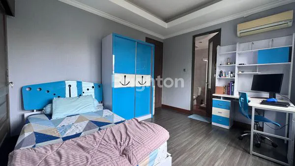image RUMAH HOEK ELEGAN GADING PARK VIEW KELAPA GADING JAKUT.LOKASI PREMIUM SEMI FURNISHED. (5)