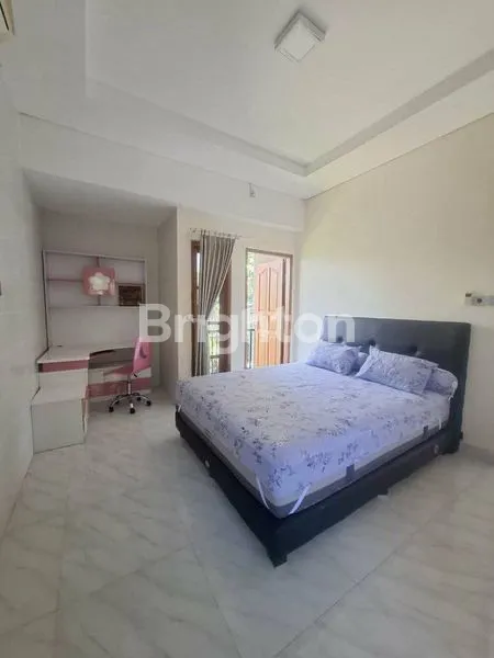 image DI SEWAKAN RUMAH SEMI VILLA DENGAN PEMANDANGAN SPECTAKUKAR DI PERUMAHAN GIRI HILL RESIDENCE BENOA KITA SELATAN  (3)