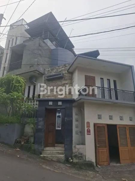 image DI SEWAKAN RUMAH SEMI VILLA DENGAN PEMANDANGAN SPECTAKUKAR DI PERUMAHAN GIRI HILL RESIDENCE BENOA KITA SELATAN  (1)