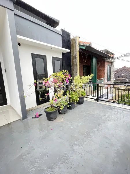 image RUMAH MINIMALIST 2 LANTAI DI TUKAD PANCORAN (1)