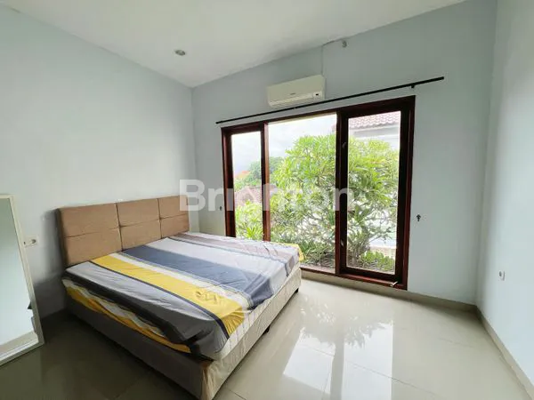 image RUMAH 2 LANTAI FULL FURNISHED DI RENON DENPASAR (1)