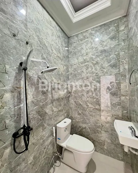 image RUMAH BARU MODERN KLASIK DEKAT UGM (7)