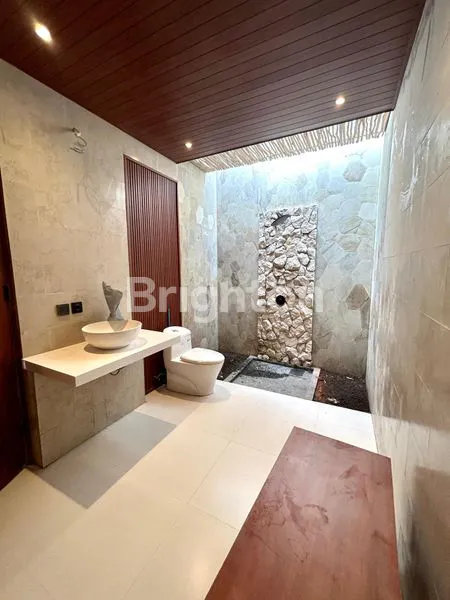 image VILLA DENGAN DESIGN MODERN MINIMALIS DI LOKASI YG DEKAT DENGAN SANUR BEACH BALI (4)
