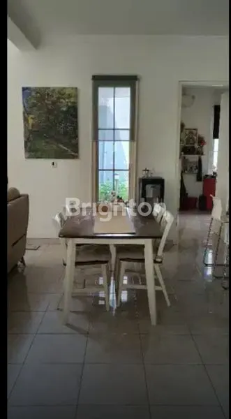 image RUMAH ELEGAN DI ALAM SUTERA - LINGKUNGAN PREMIUM (3)