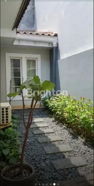 image RUMAH ELEGAN DI ALAM SUTERA - LINGKUNGAN PREMIUM (6)