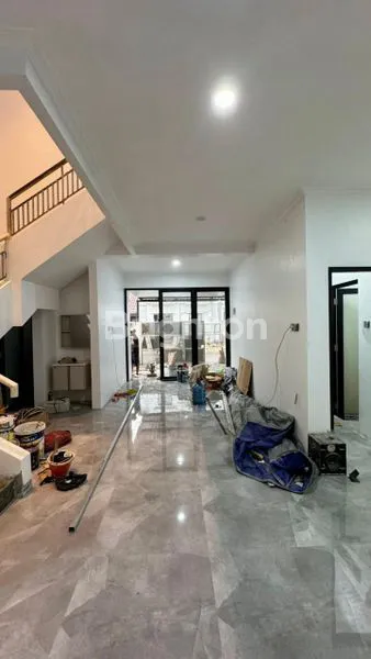 image RUMAH MINIMALIS 2 LANTAI BARU GRESS DHARMAHUSADA DEKAT ITS, MULYOSARI, SUTOREJO, PAKUWON CITY (2)