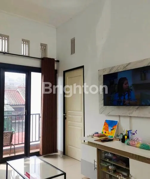 image RUMAH 2 LANTAI SIAP HUNI DAN TERAWAT DI KAWASAN BURING MALANG (5)