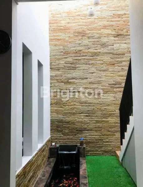 image RUMAH 2 LANTAI SIAP HUNI DAN TERAWAT DI KAWASAN BURING MALANG (3)