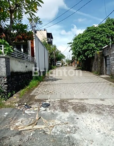 image RUMAH SUDUT STRATEGIS DI DENPASAR, LENGKAP DENGAN PAVILIUN & ROOFTOP LUAS (2)