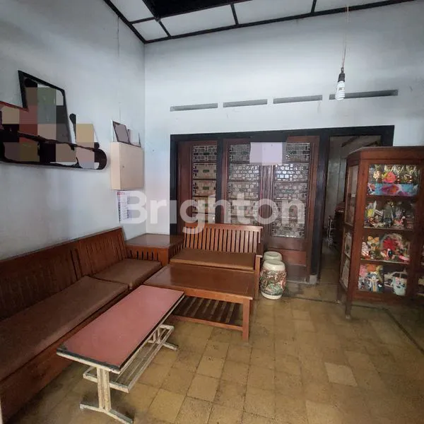 image INVESTASI CERDAS. RUMAH BESAR TENGAH KOTA HANYA 3 MNT DARI SMA LOYOLA (2)