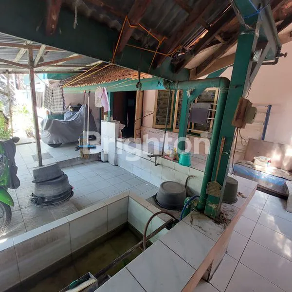 image INVESTASI CERDAS. RUMAH BESAR TENGAH KOTA HANYA 3 MNT DARI SMA LOYOLA (7)