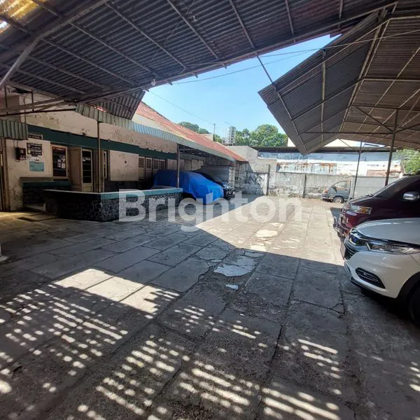 image INVESTASI CERDAS. RUMAH BESAR TENGAH KOTA HANYA 3 MNT DARI SMA LOYOLA (1)