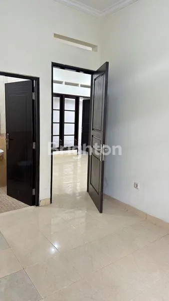 image RUMAH 4KT SIAP HUNI DEKAT PUSAT KULINER SENTUL (4)