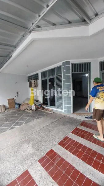 image RUMAH DALAM KOMPLEK KEBON JERUK (2)