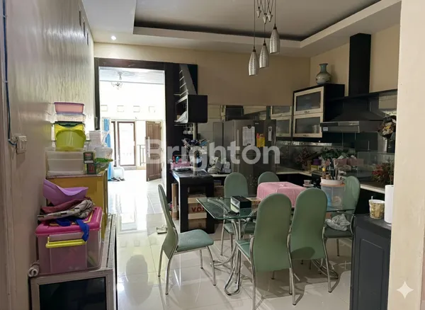 image RUMAH SIAP HUNI DI JL. TELUK GRAJAKAN – ONE GATE SYSTEM, CARPORT 2 MOBIL (5)