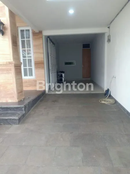 image HOT! RUMAH MEWAH DI PEJOMPONGAN – BENDUNGAN HILIR, SIAP HUNI (3)