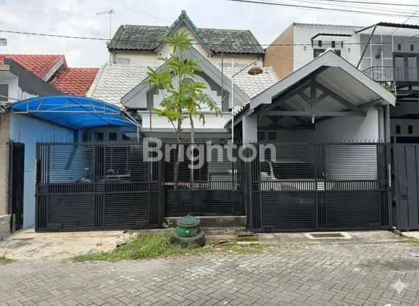 image RUMAH SIAP HUNI DI JL. TELUK GRAJAKAN – ONE GATE SYSTEM, CARPORT 2 MOBIL (1)
