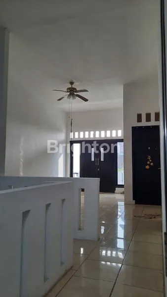 image RUMAH 2 LANTAI DALAM PERUMAHAN DAERAH KRANGGAN, BEKASI (6)