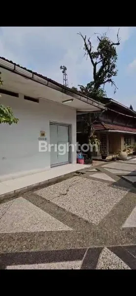 image GEDUNG TURUN HARGA LAGI\NMURAH  DIBAWAH NJOP\N( HITUNG TANAH AJA) LOKASI RAMAI MAINROAD BAGUS BISA SEGALA USAHA LOH ,\NSEGERA BANGET DIPINANG\N LT 1148. USAHA  LOKASI 2JALUR.BAGUS INI AJA. (3)