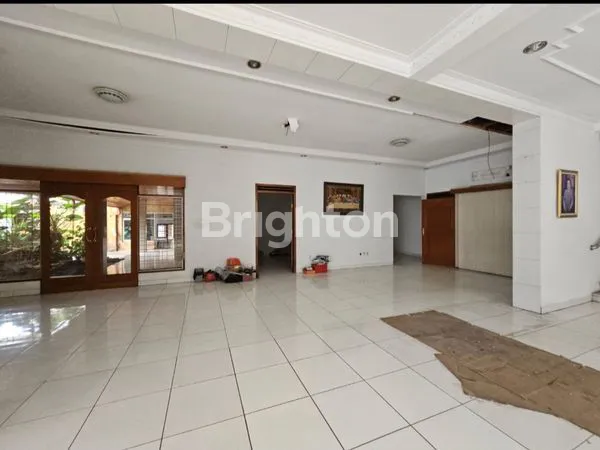 image GEDUNG TURUN HARGA LAGI\NMURAH  DIBAWAH NJOP\N( HITUNG TANAH AJA) LOKASI RAMAI MAINROAD BAGUS BISA SEGALA USAHA LOH ,\NSEGERA BANGET DIPINANG\N LT 1148. USAHA  LOKASI 2JALUR.BAGUS INI AJA. (4)