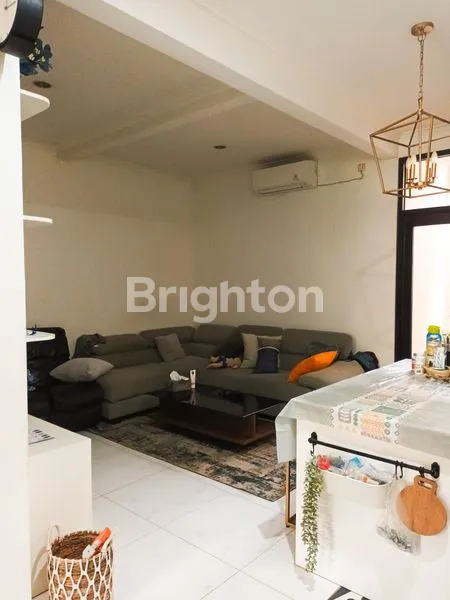 image RUMAH MODEREN DUA LANTAI BERGAYA AMERICAN CLASSIC (3)