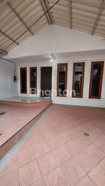 image RUMAH STRATEGIS KELAPA GADING, 4 KT, SEMI-FURNISHED (2)