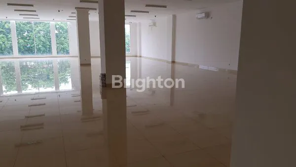 image BANGUNAN SIAP PAKAI UNTUK KANTOR / TEMPAT USAHA LOKASI STRATEGIS (5)
