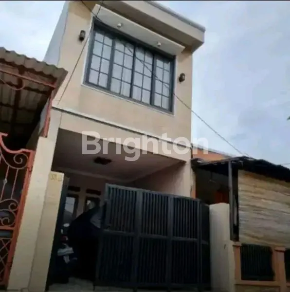 image RUMAH 2.5 LANTAI DI PETUKANGAN, LT 57M², 3 KT (7)