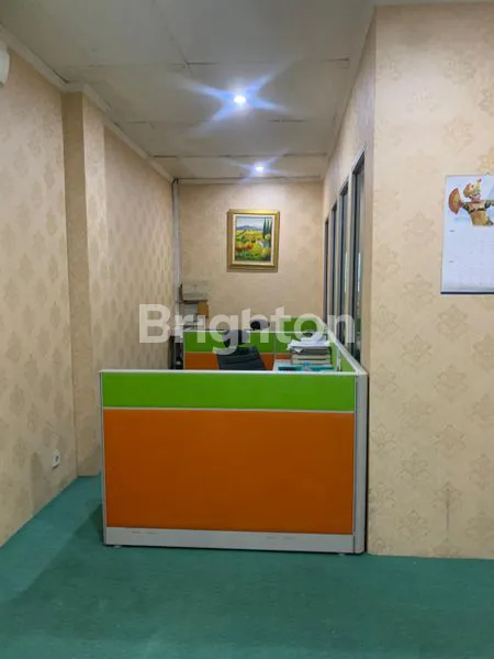 image RUKO EKSKLUSIF 3,5 LANTAI DI ARTERI PONDOK INDAH, SIAP HUNI (7)