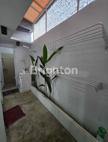 image FOR RENT LUXURY LIVING WITH SMART VALUE – RUMAH MODERN MINIMALIS FULL FURNISHED DI PUSAT KOTA DENPASAR (8)